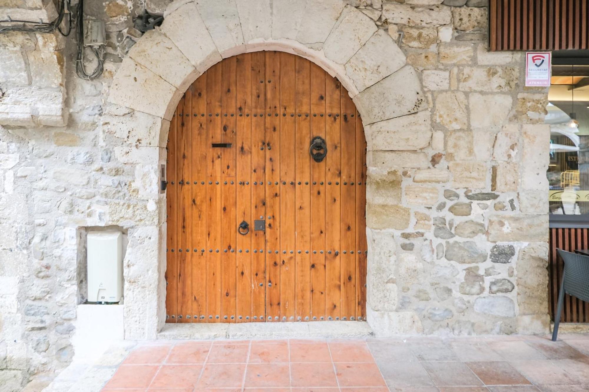 Can Cintet 1 Apartamento En La Plaza De Besalú Exteriér fotografie